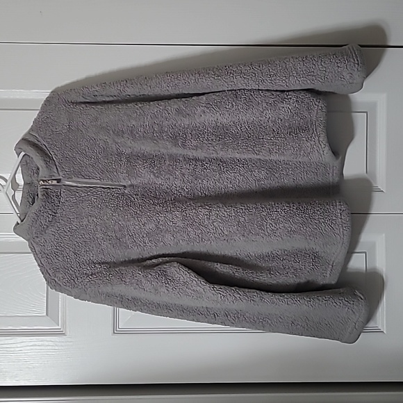 Gray Sherpa 2X,  1/2 Zip, 24 Inches Pit to Pit, EUC - Picture 1 of 5